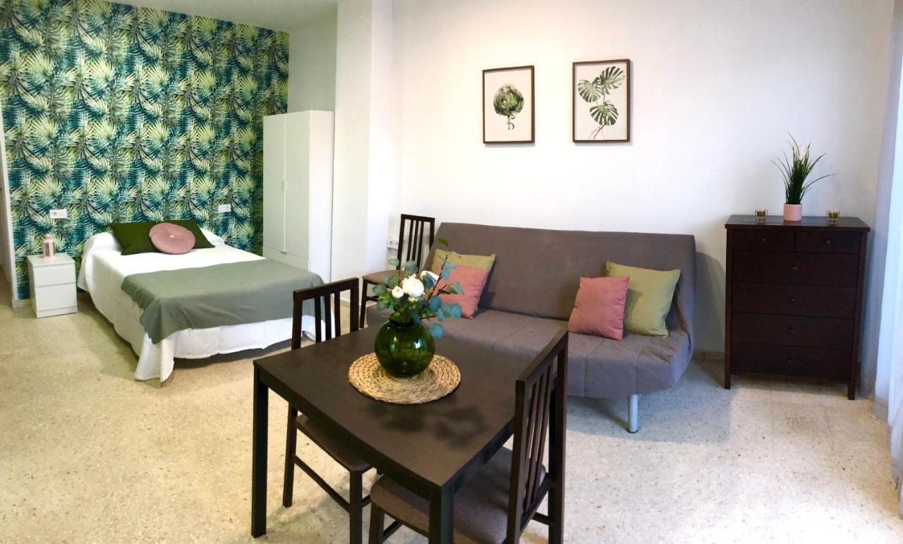 Apartamento Con Piscina En Ciudad Jardin Malaga Luaran gambar